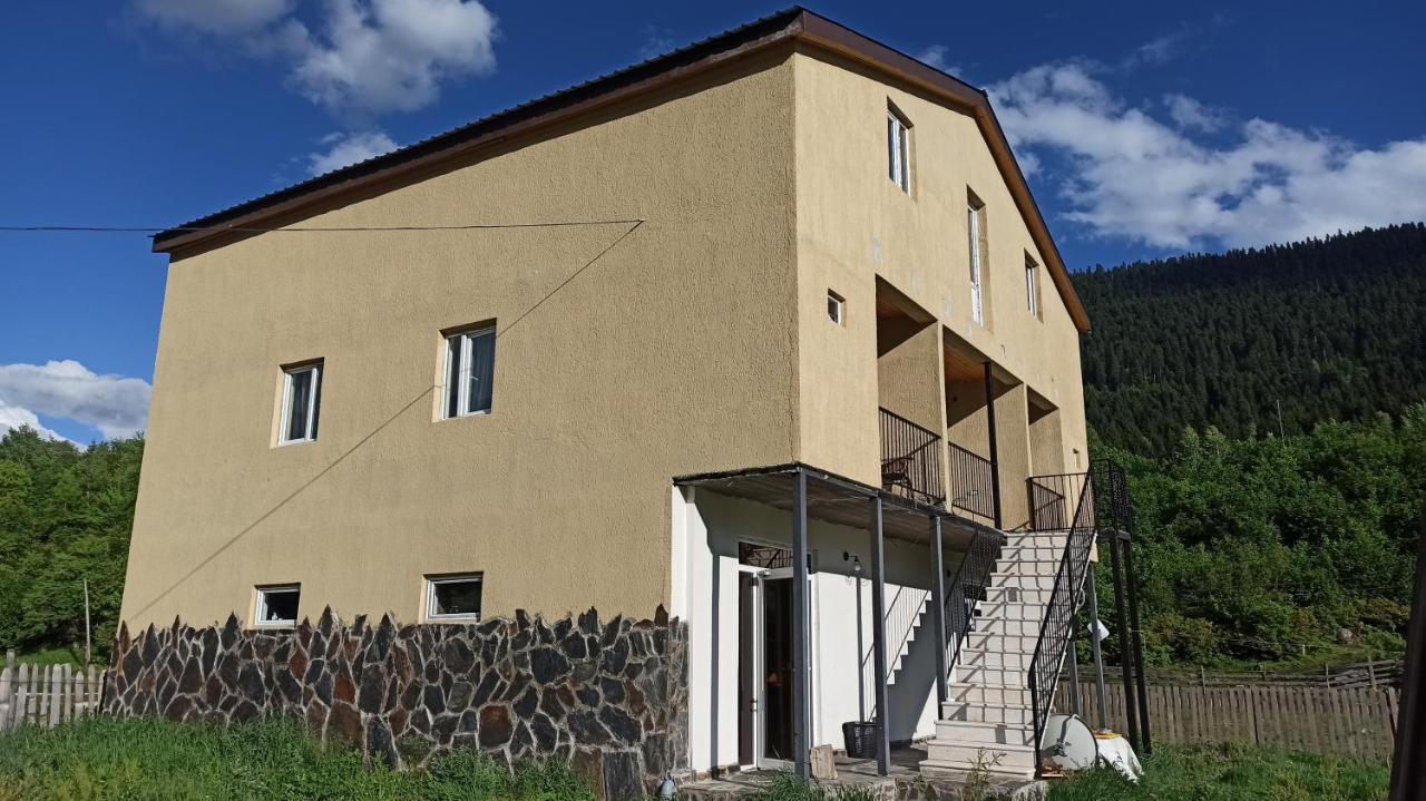 Stop House Mestia Bagian luar foto