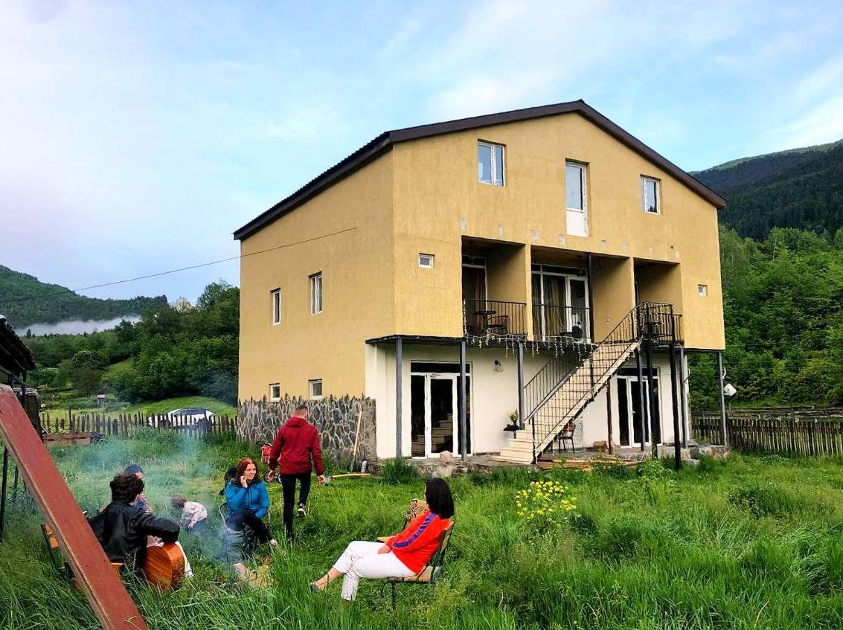 Stop House Mestia Bagian luar foto